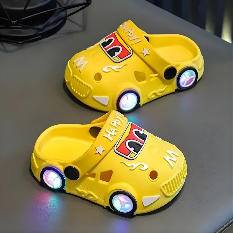 FlashWheels - Schattige cartoon auto slippers met gekleurde lichtjes en antislipzool